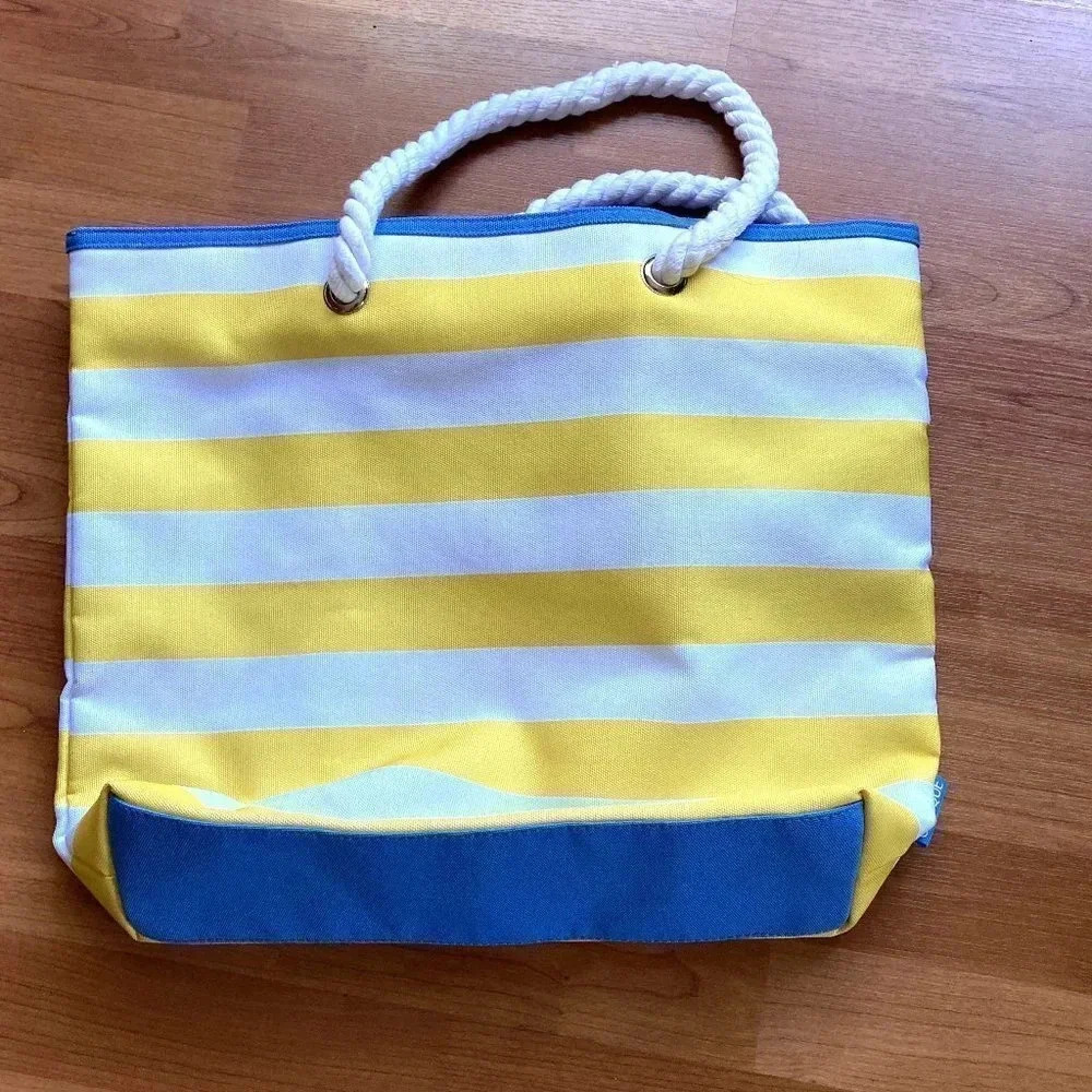 𝅺CLINIQUE Canvas Striped White, Yellow and‎ Blue Beach Bag/Tote